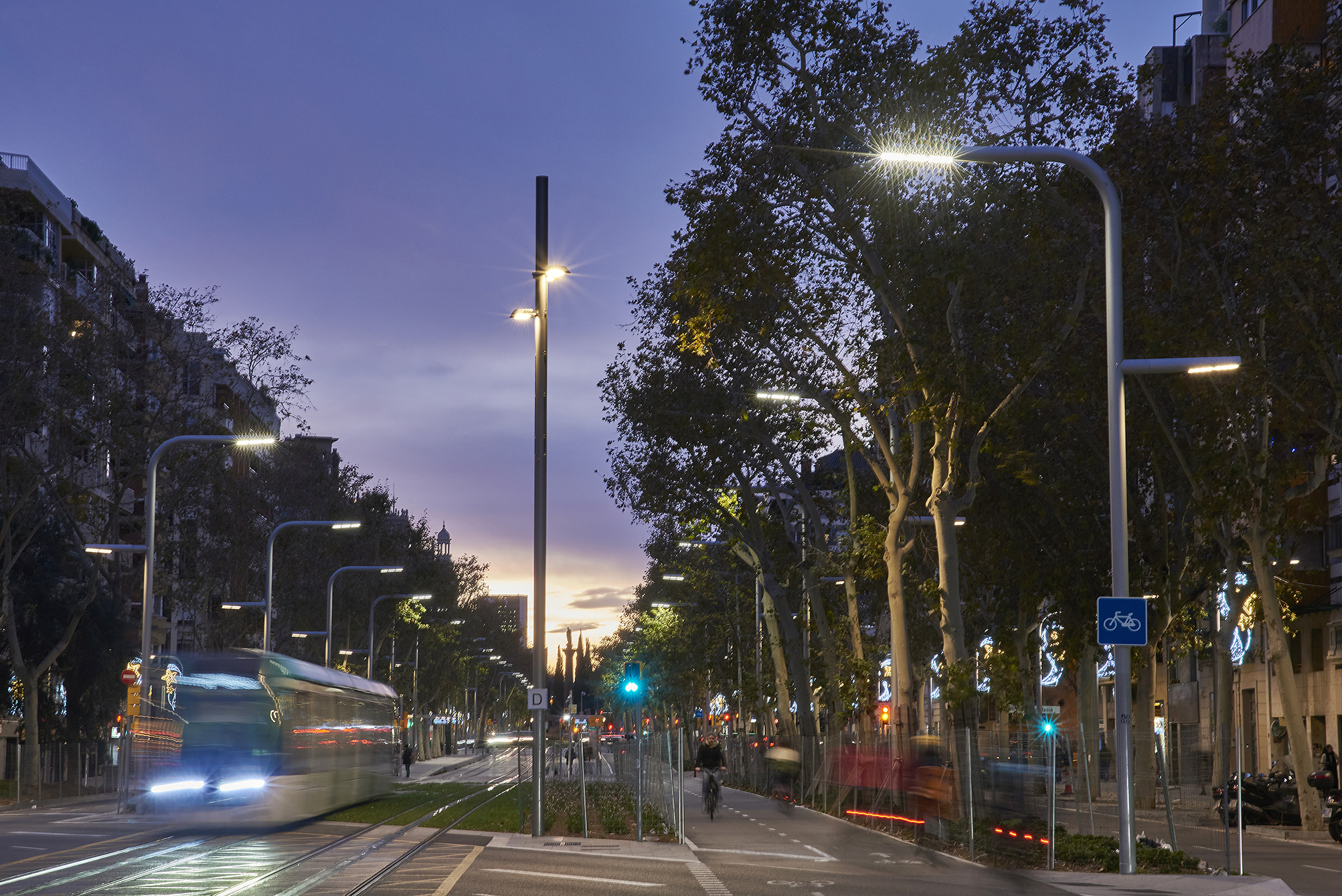 Diagonal Luminaria LAN